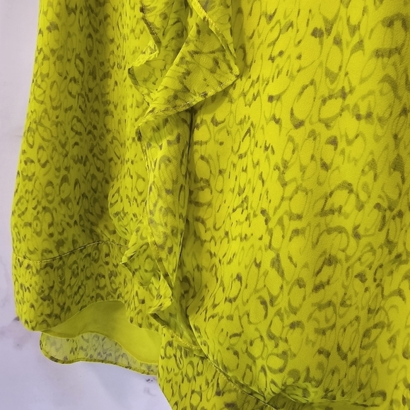 CAbi Shirt Womens Large Chartreuse Yellow Neon Tank Blouse Reign Ruffle 3071 - Picture 10 of 11